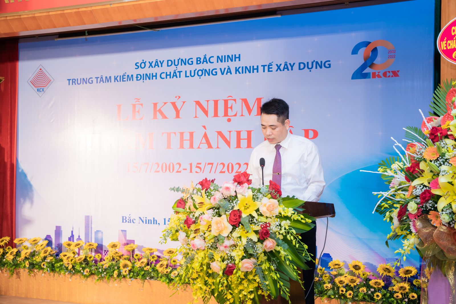 Đồng chí Nguyễn Việt Hùng, Tỉnh uỷ viên, Giám đốc Sở xây dựng Bắc Ninh phát biểu tại lễ kỷ niệm