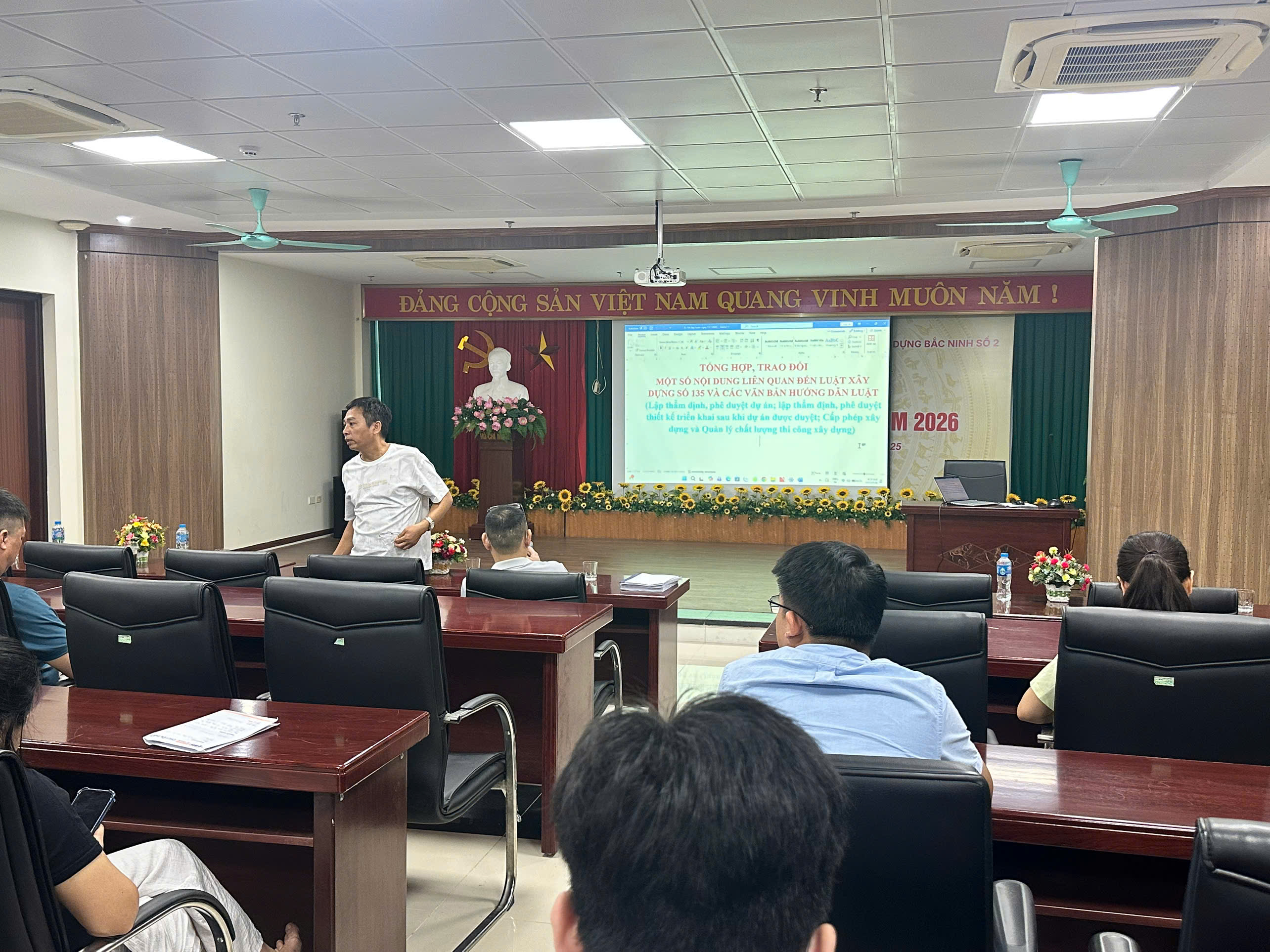TRUNG TÂM QUẢN LÝ NHÀ VÀ GIÁM ĐỊNH XÂY DỰNG BẮC NINH TỔ CHỨC TẬP HUẤN NỘI BỘ PHÁP LUẬT XÂY DỰNG