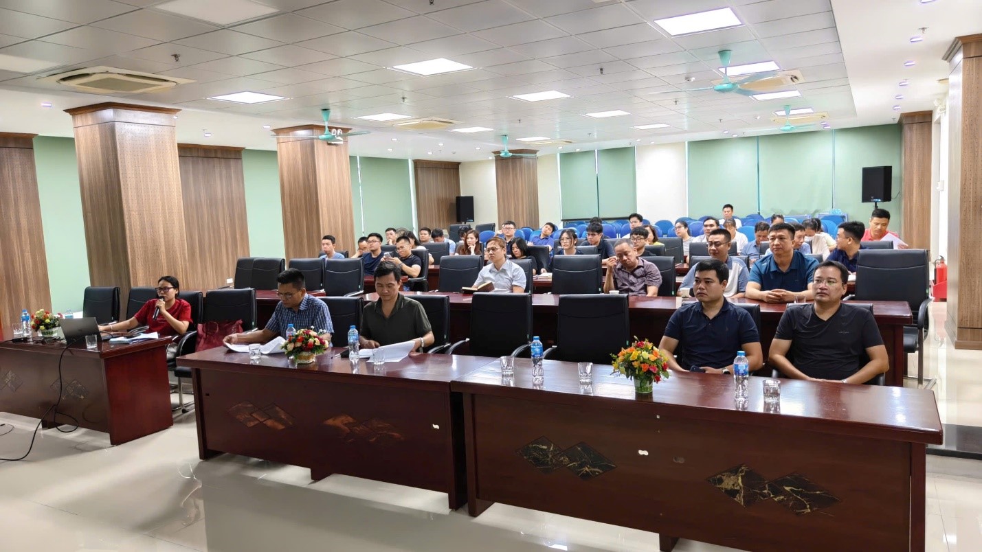 PHÒNG KINH TẾ XÂY DỰNG TỔ CHỨC TẬP HUẤN NÂNG CAO CHẤT LƯỢNG CÔNG TÁC THẨM TRA PHÒNG CHÁY, CHỮA CHÁY.